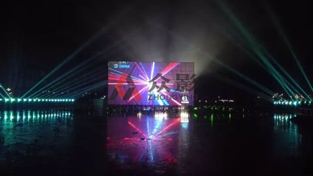 松下投影打造中央公园开幕秀“水上巨幕投影”