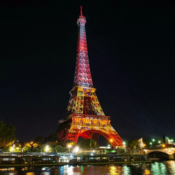 埃菲尔铁塔灯光秀