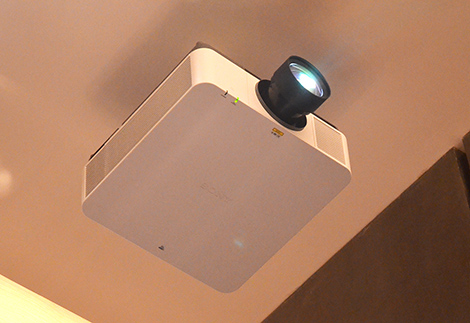 索尼激光工程投影机VPL-F1200ZL